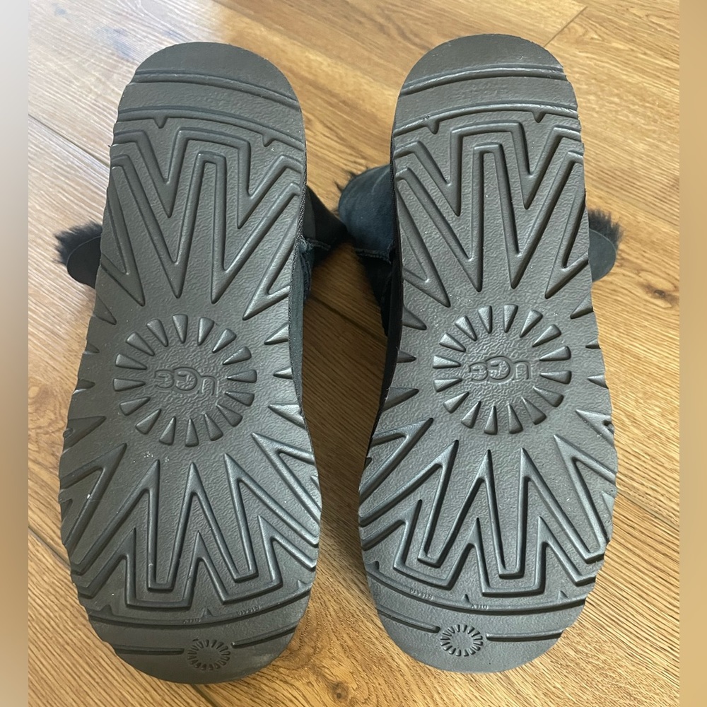 UGG Bailey Button Boots - Black, Size 10 - Picture 8 of 8